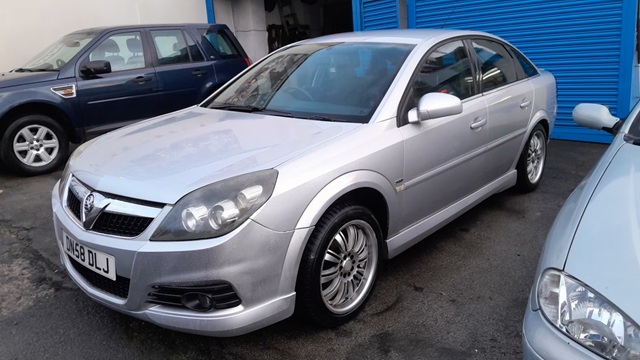 Vauxhall-Vectra 1.8 VVT SRI -12 months mot